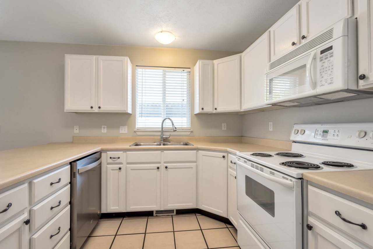 Available Now! 4 bedrooms, 3 1/2 baths PLUS Large Bonus Room