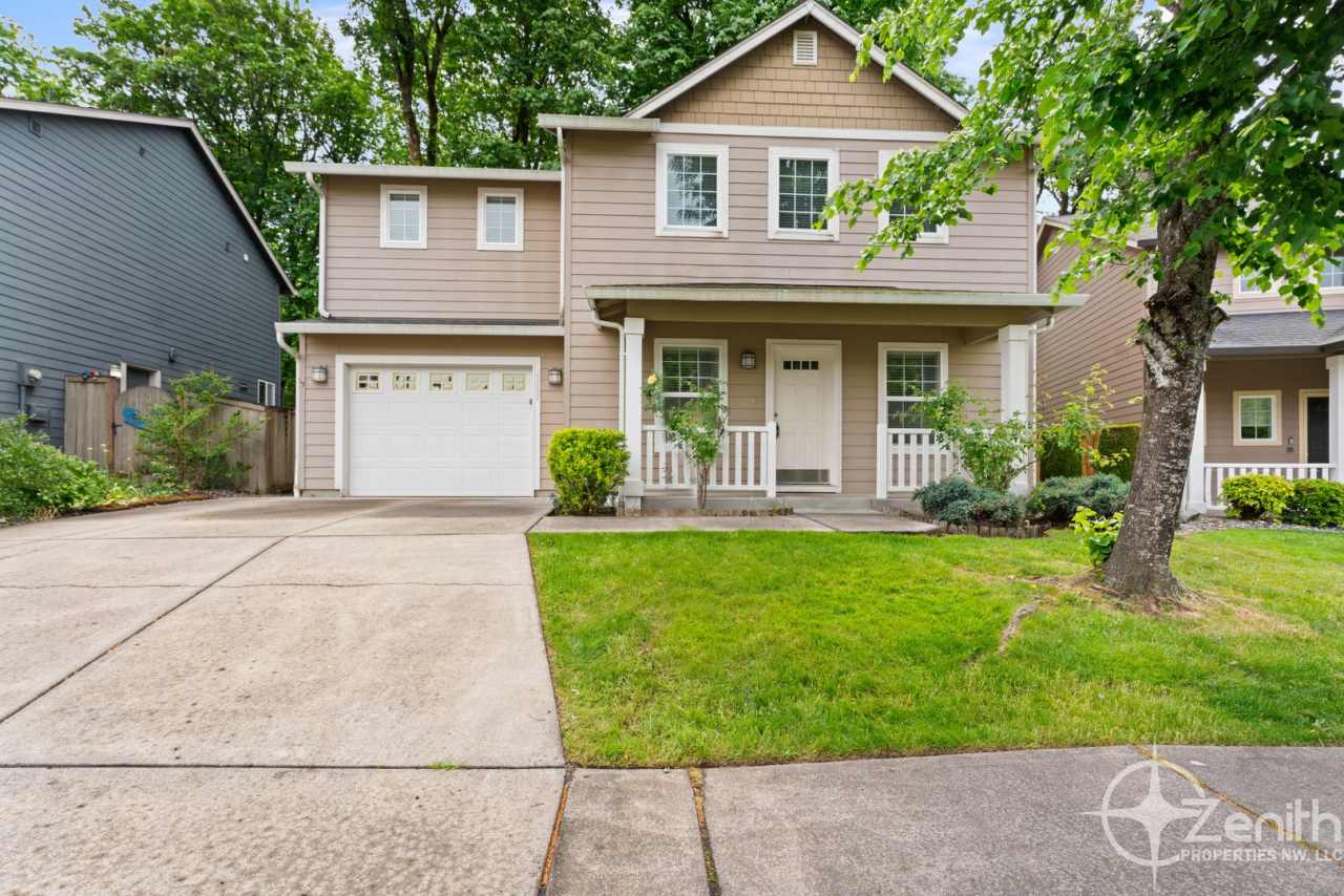 Inviting 3 Bedroom Washougal Home with Large Backyard Backing Up to Green Space! Upstairs Loft Space! Available Late-April!