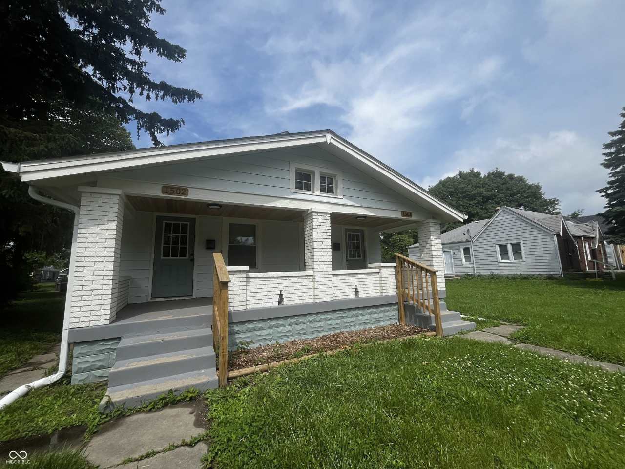 1504 N Gladstone Avenue N