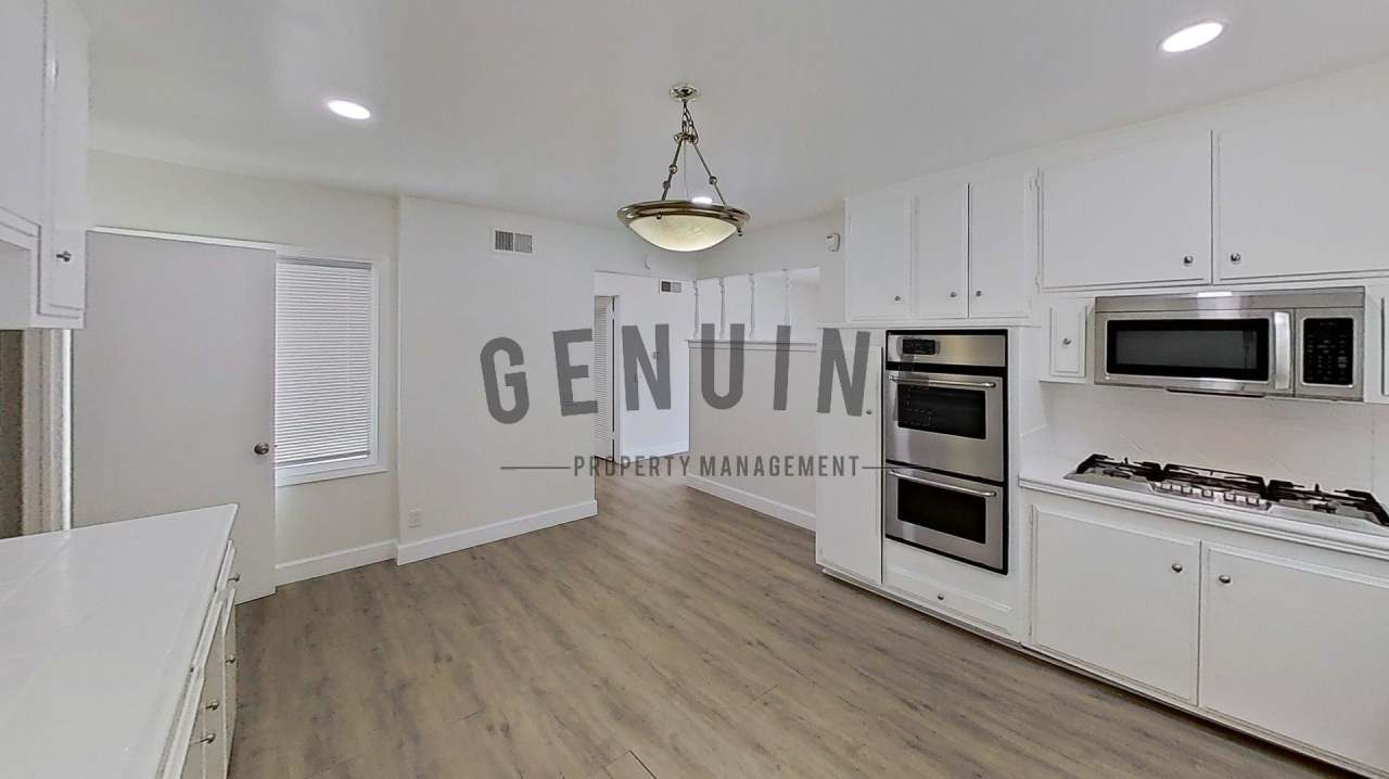 2 Story 5 Bedroom House - Cul De Sac Lot - Large Back Yard