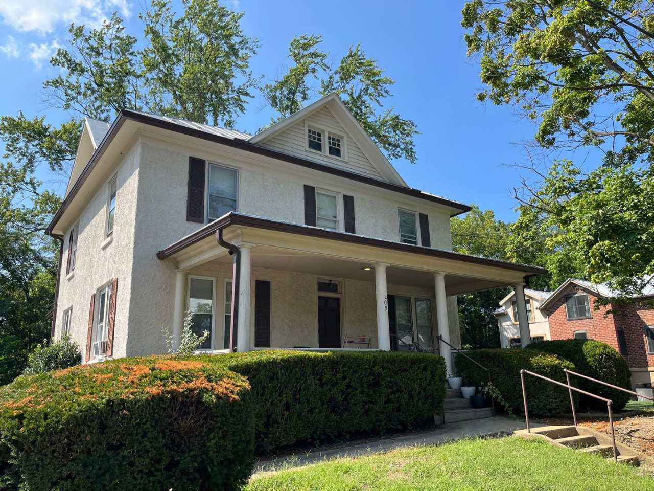 Spacious one bedroom 2nd floor apartment - Completely Remodeled!