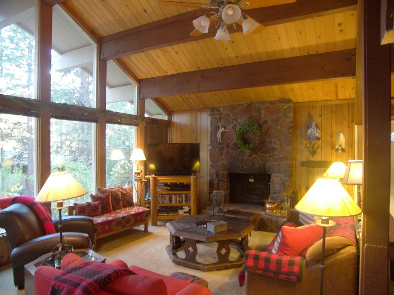 Condo in Central Incline!