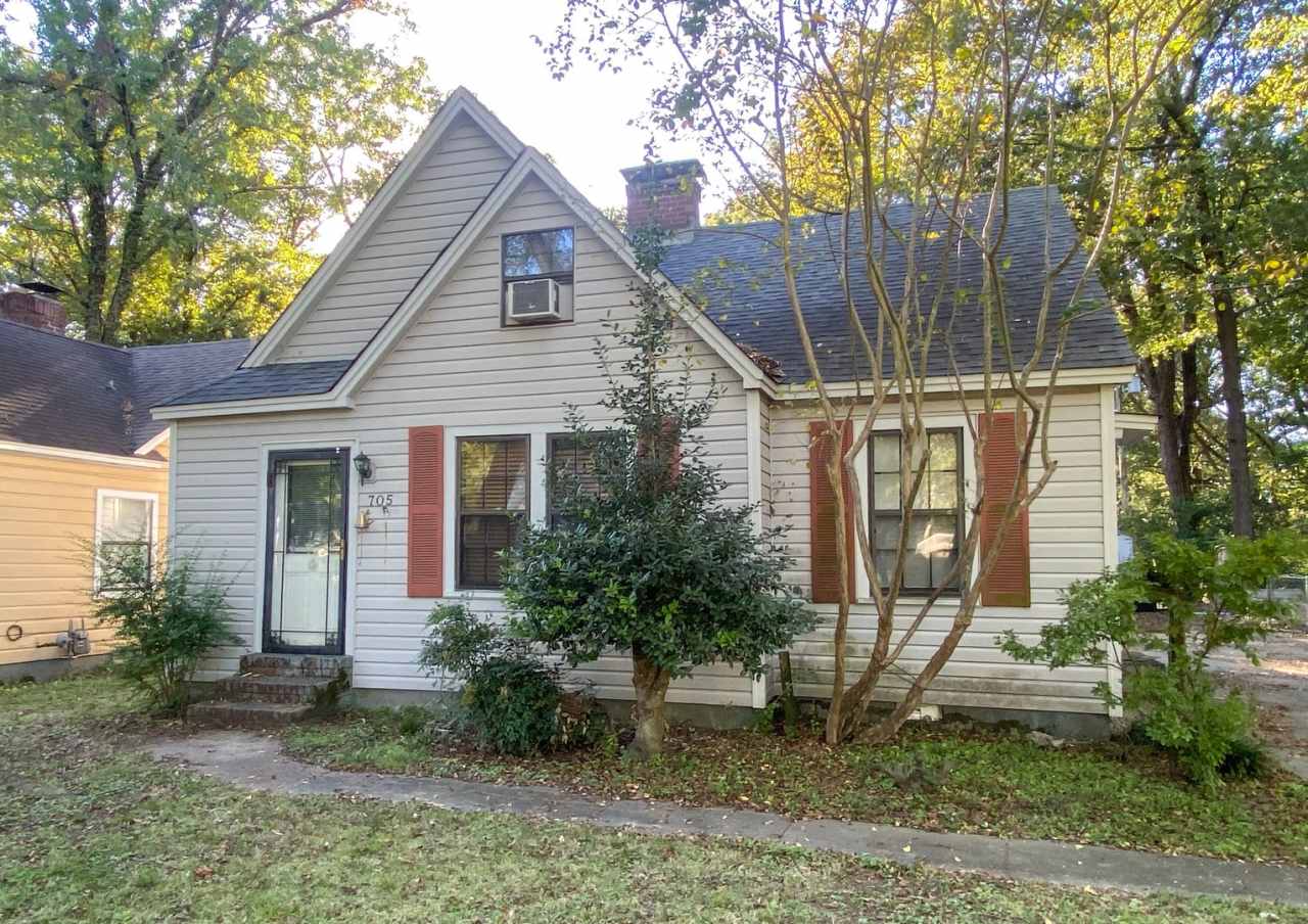 4 bed, 2 bath near the University of Memphis