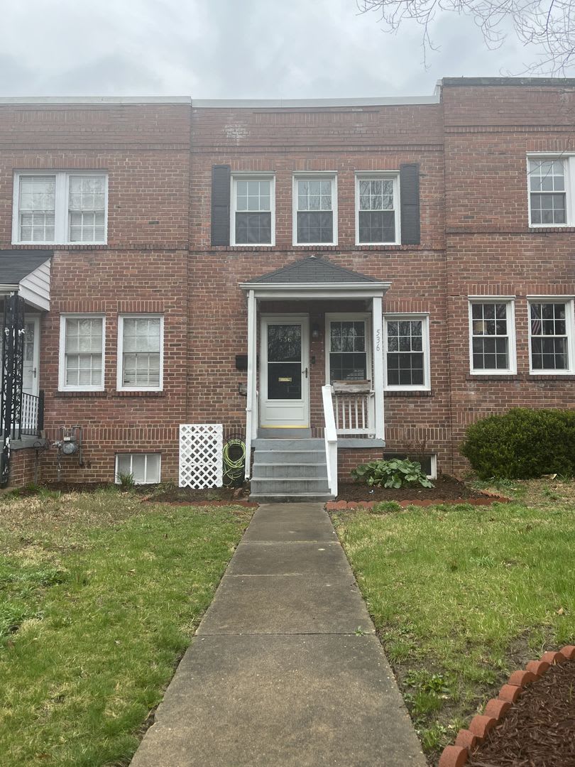 Alexandria/Del Ray - 536 E Nelson Avenue - $3,395.00