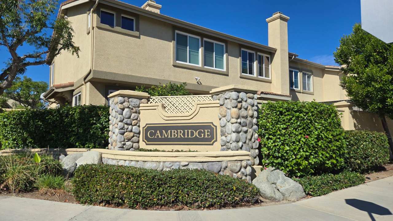 Orange 3 Bed, 2.5 Bath Townhouse for Lease - Cambridge Community