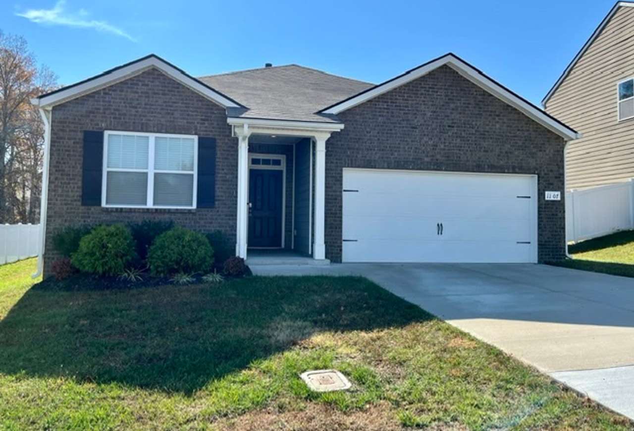 3 Bed 2 Bath in Lebanon, Like New Home in Woodbridge Glen!