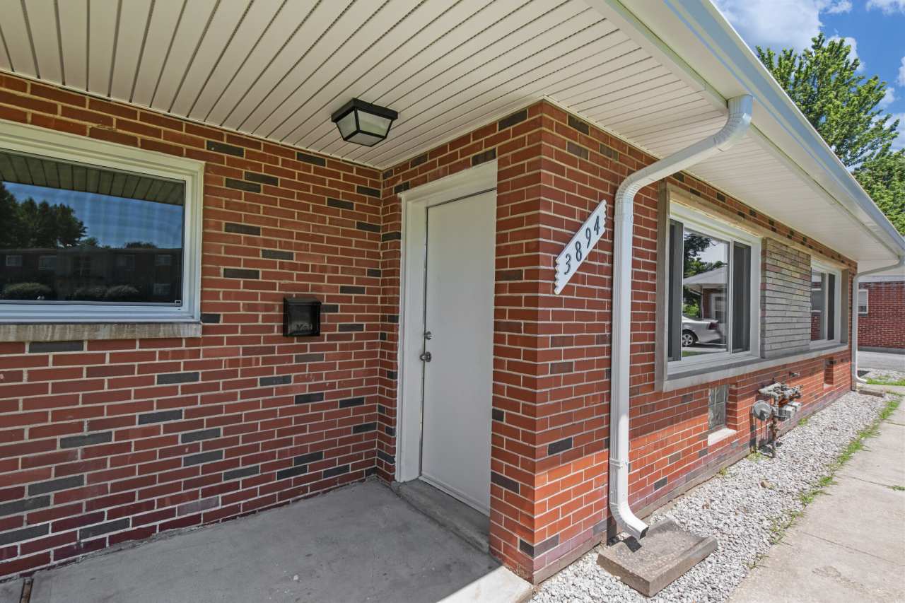 3892-98 Brittany Circle - 3894