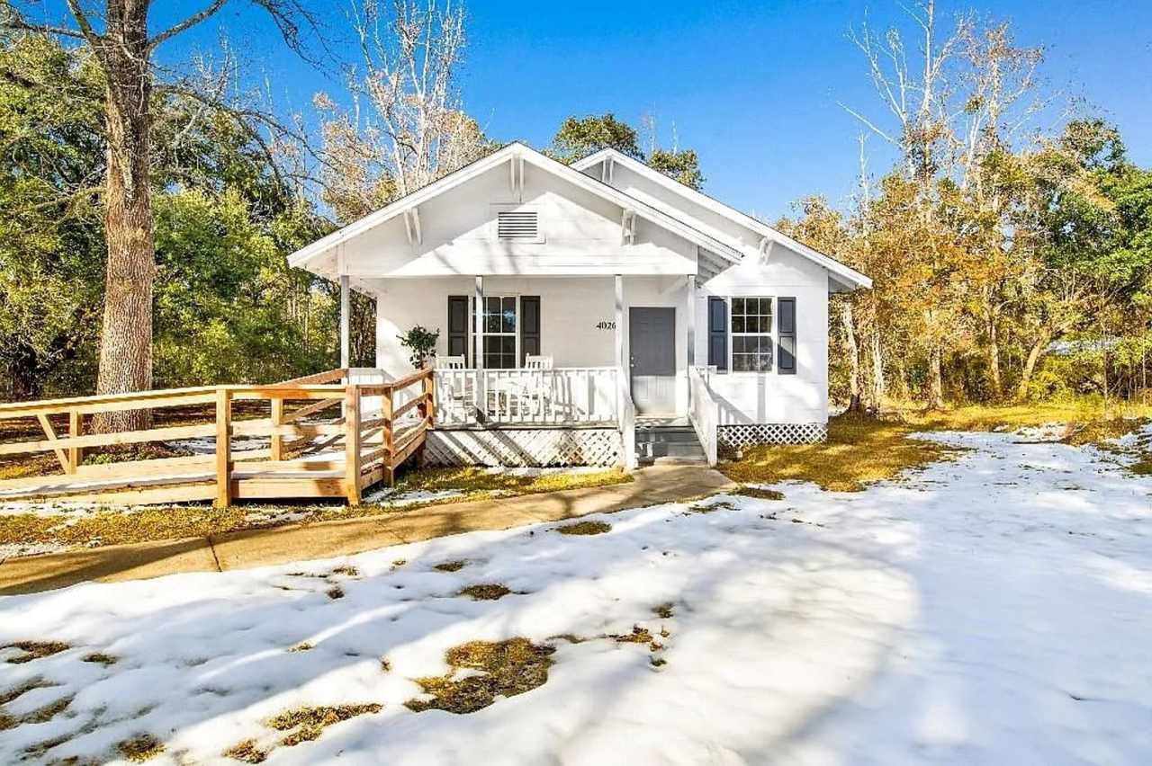 3 Bedroom 2 Bathroom House in Mobile