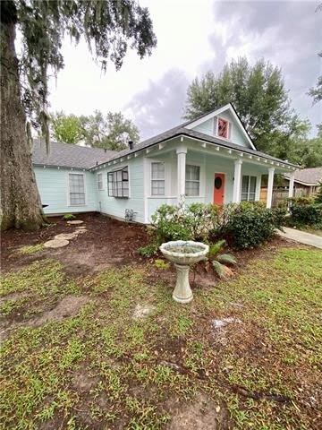 636 CARONDELET Street