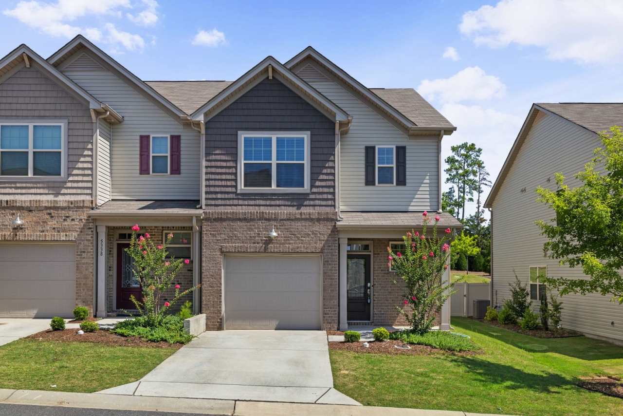 Beautiful 3 bed, 2.5 bath townhome in The Greens of Indian Land!