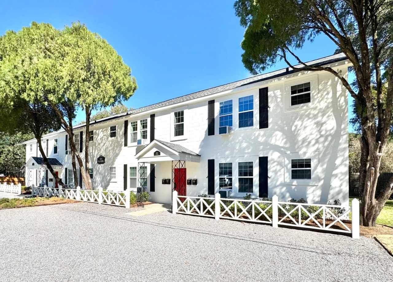 The Gladiola – Newly Renovated Luxury Living Near LSU Lakes