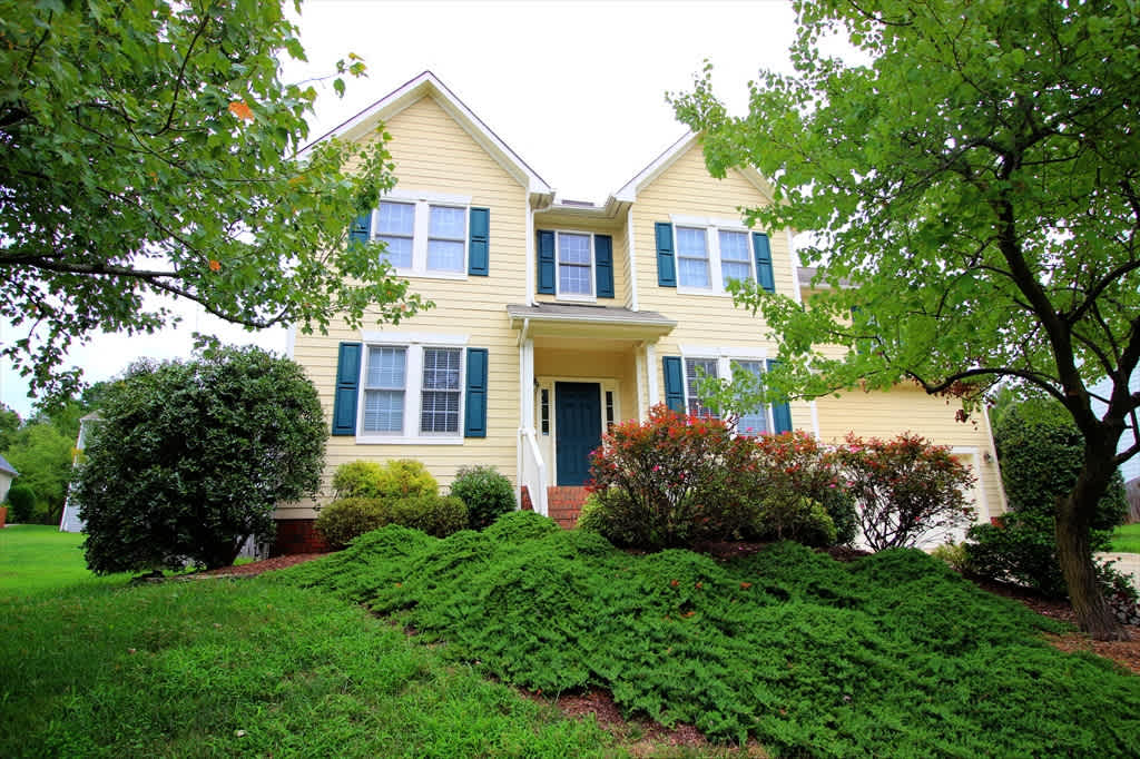 Nice 4 bedroom house in SW Durham with fenced yard!