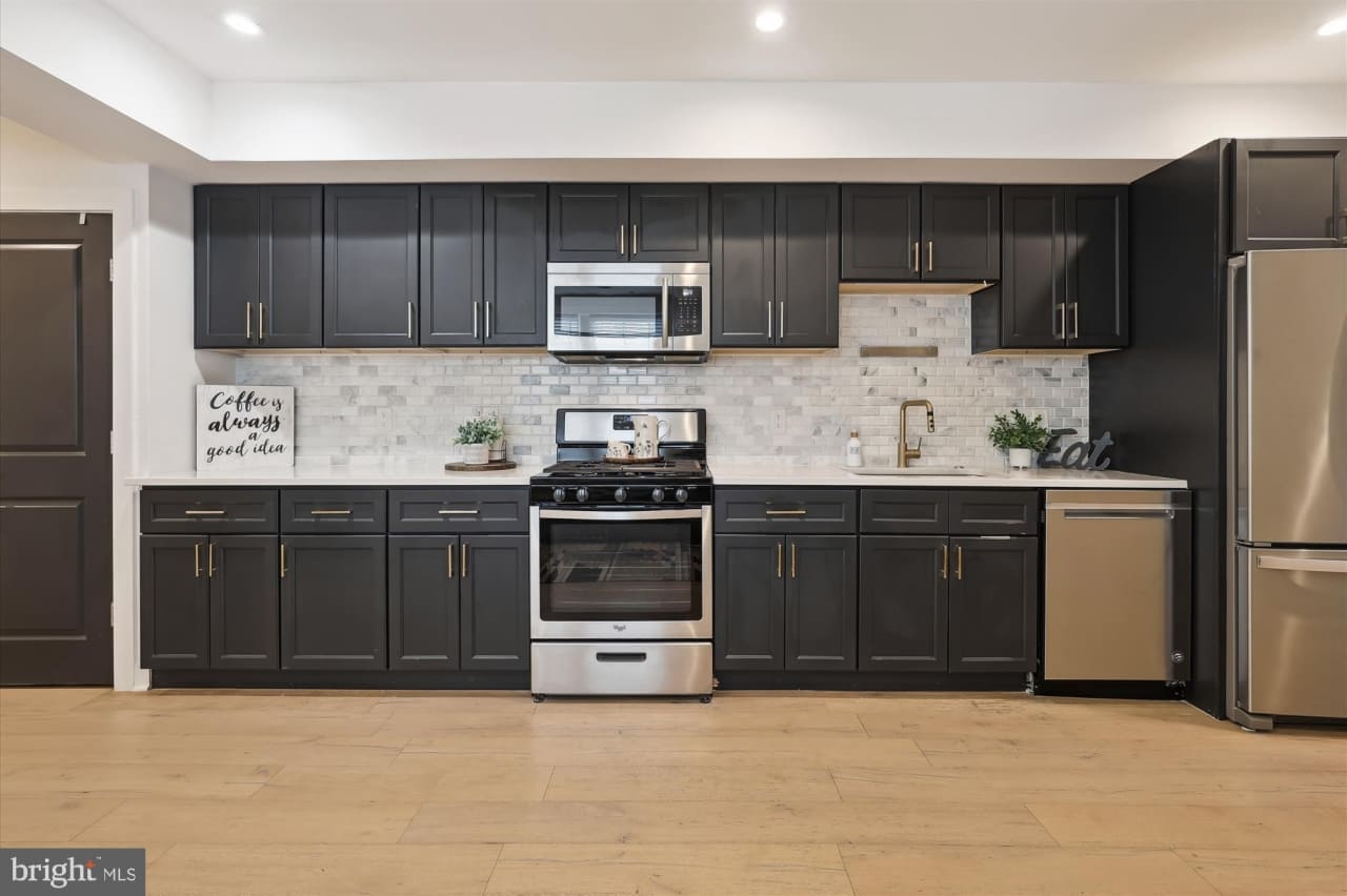 200 HAMILTON Street NW unit: 2