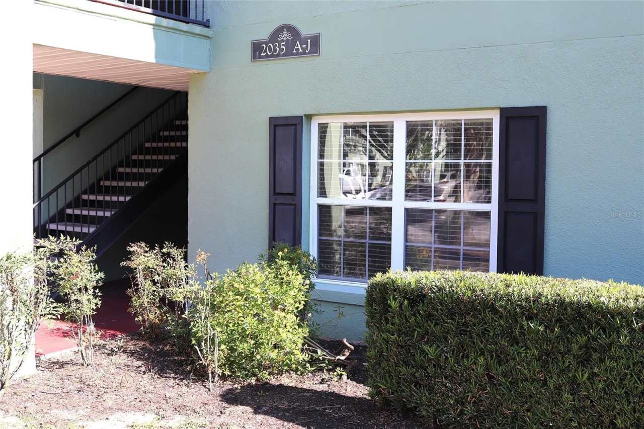 2035 DIXIE BELLE DRIVE