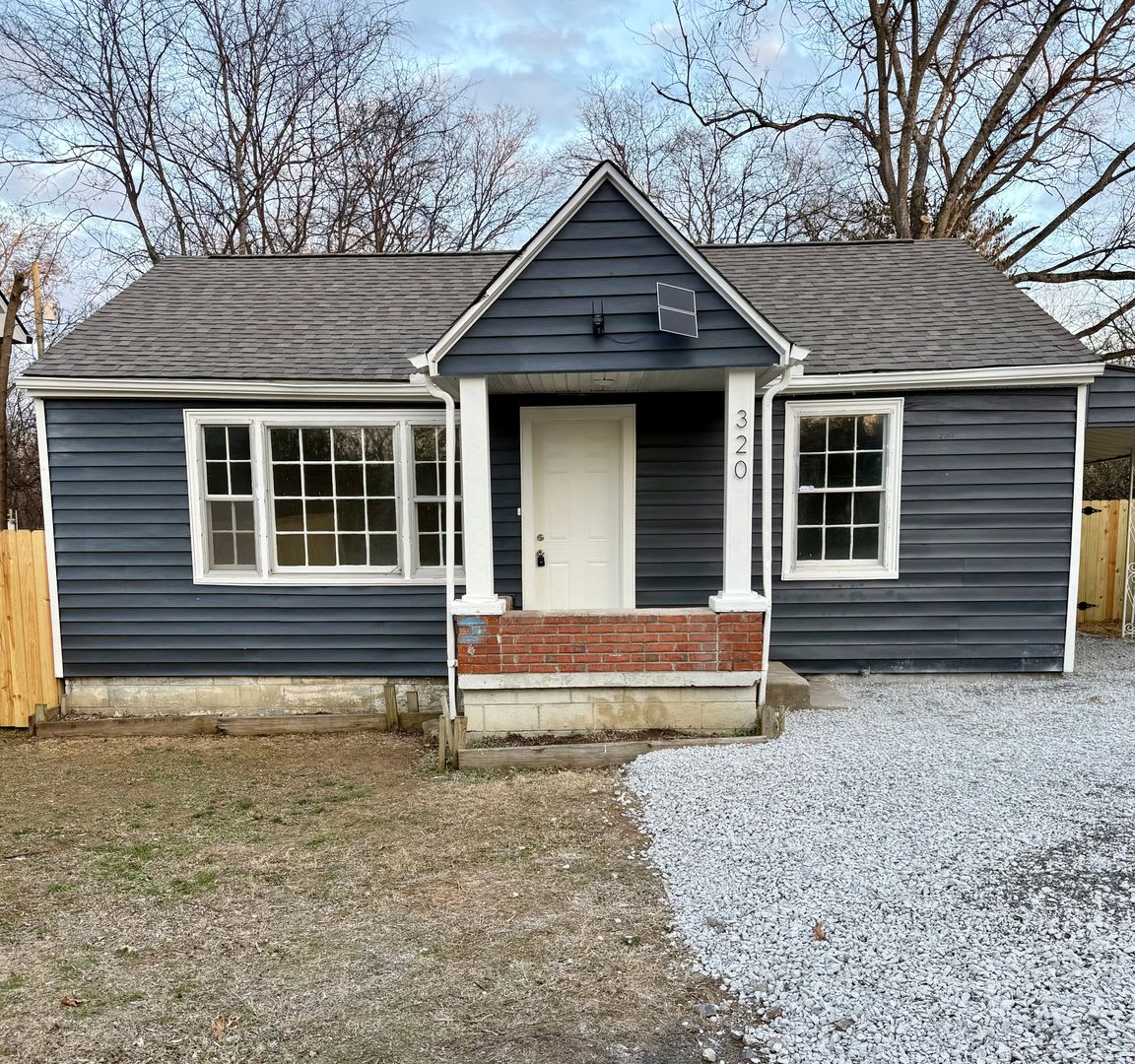 Cute 2 bedroom/ 1 bath Madison w/ Bonus Room