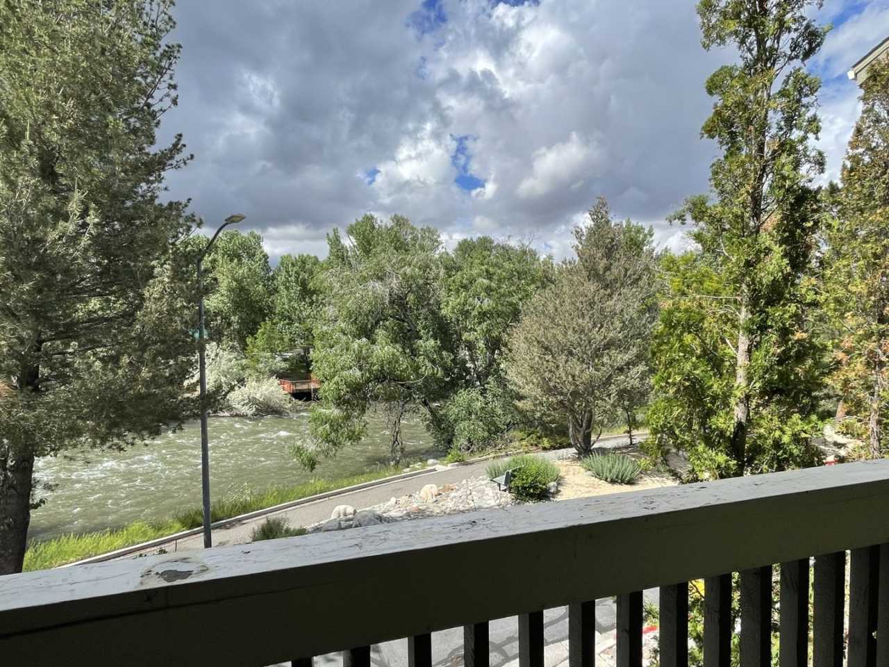 2 Bedroom View Condo of Truckee River!