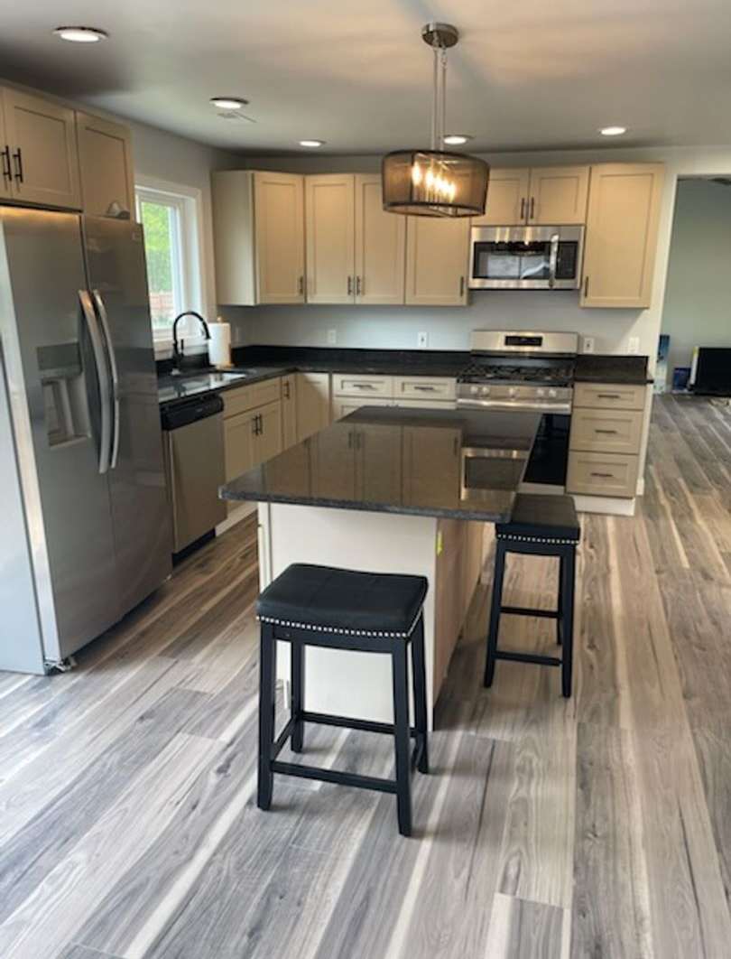 4 Bedroom Home on 4 Acres, Crown Point Schools!