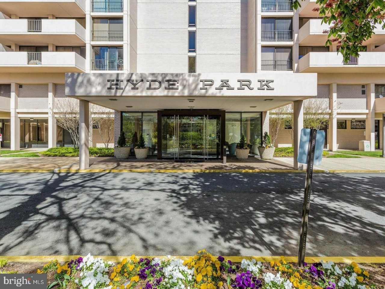 4141 N HENDERSON Road unit: 925