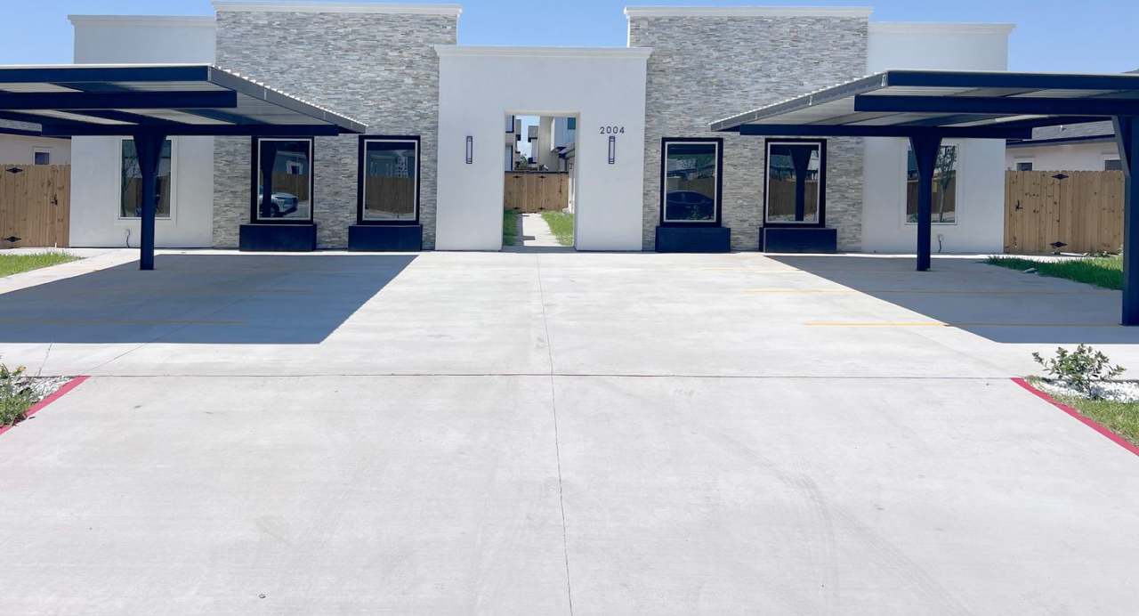 2004 E 1st St unit 4