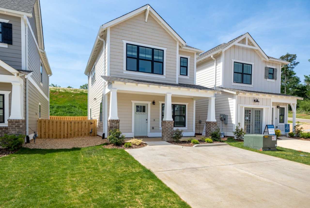 Private Backyard in Beautiful Community