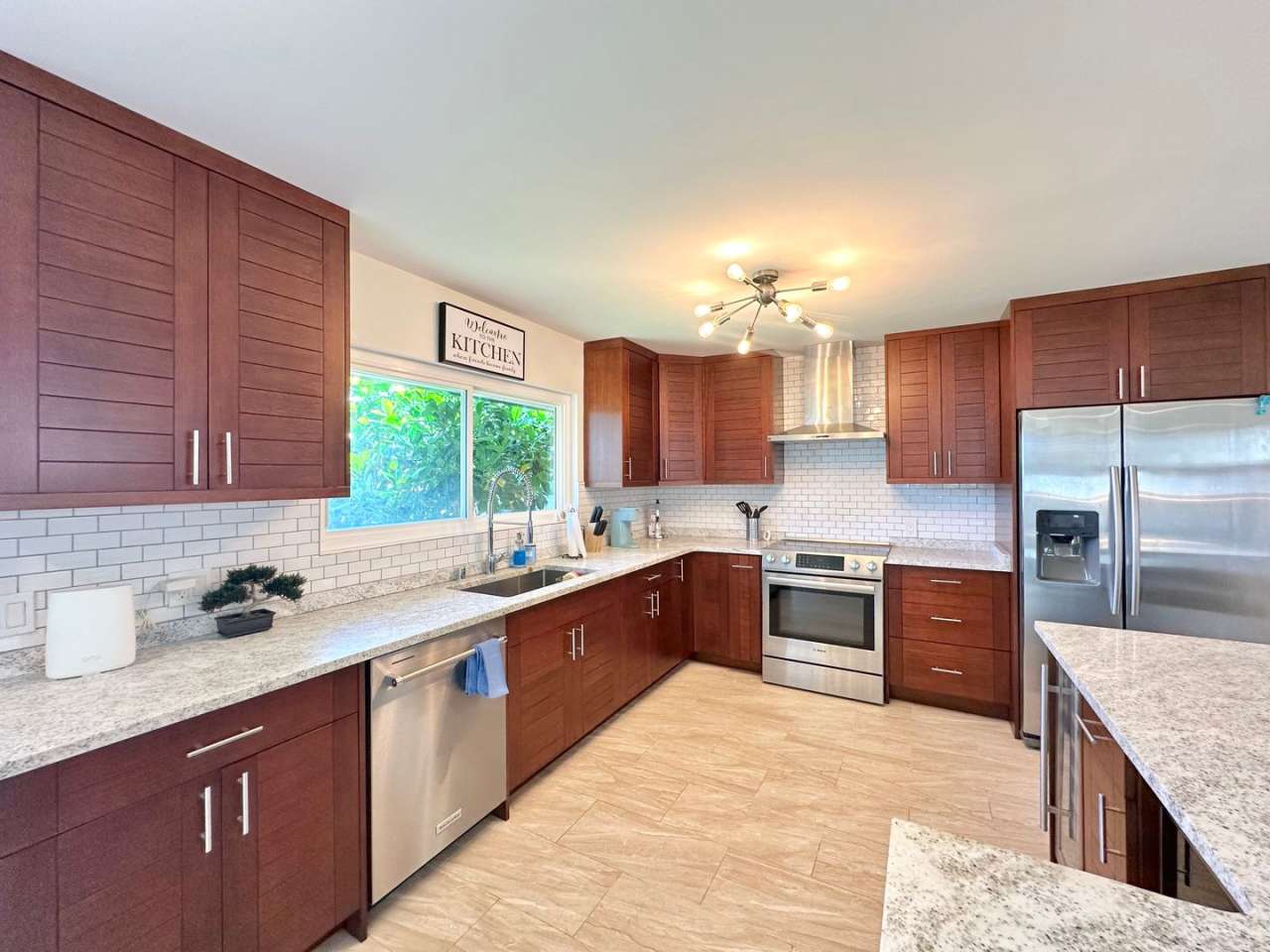 Fully Furnished 4 BD/3 BA Home in Mariner's Ridge!! Includes 1 Garage PRKG, W/D, Sep. Studio,  GORGEOUS Views!!!