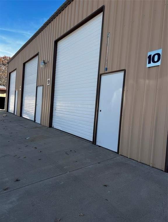 5985 Fall Creek Highway