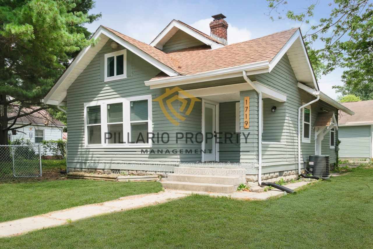 $500 OFF Move-In Special!! Cozy 3 Bedroom, 1 Bathroom Home Available with Large Yard!