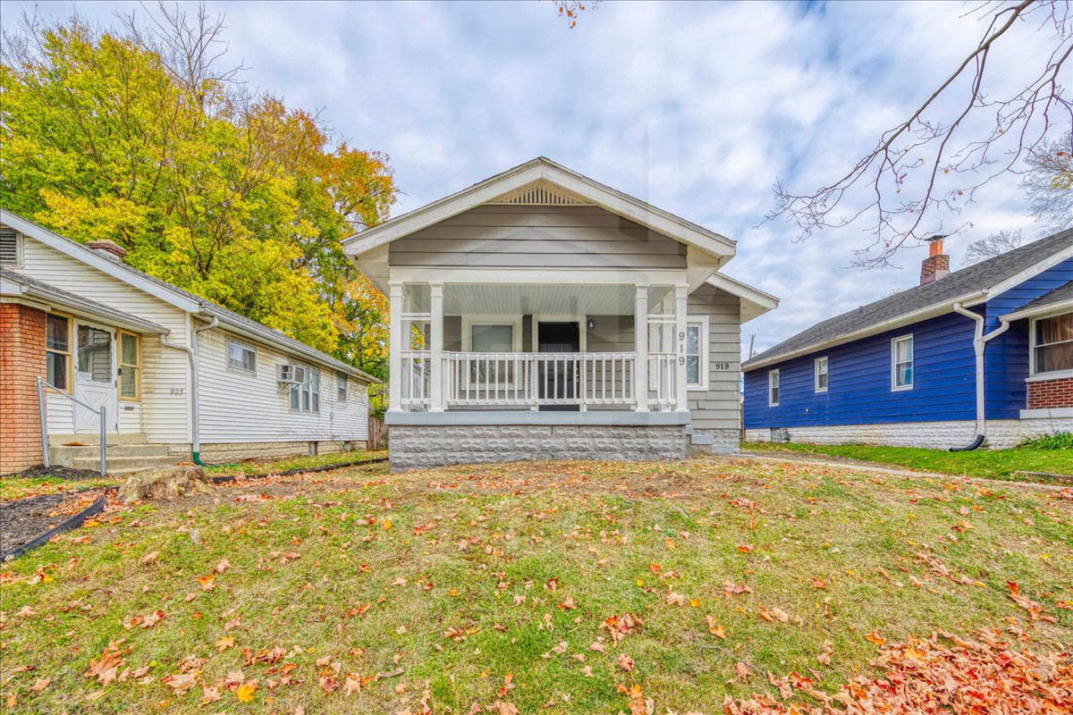 919 North Bradley Avenue