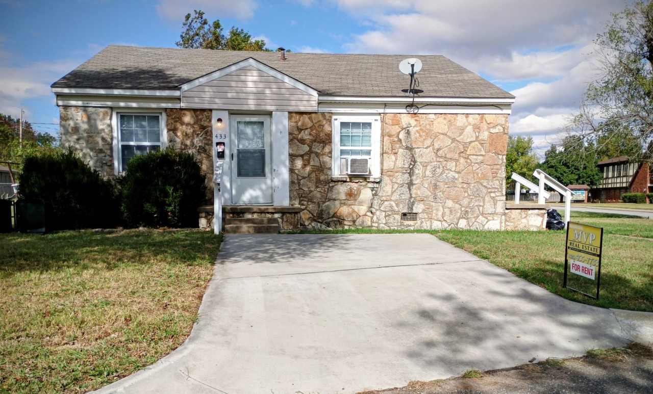 Minutes from Tinker! FIRST FULL MONTH FREE FOR HOLIDAYS