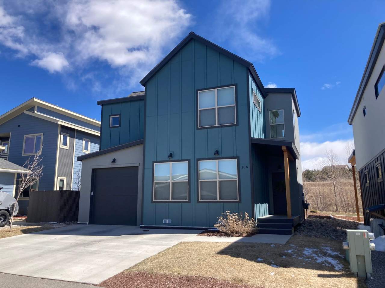 Beautiful 3 bedroom, 2.5 bath home in Three Spring with a one car garage