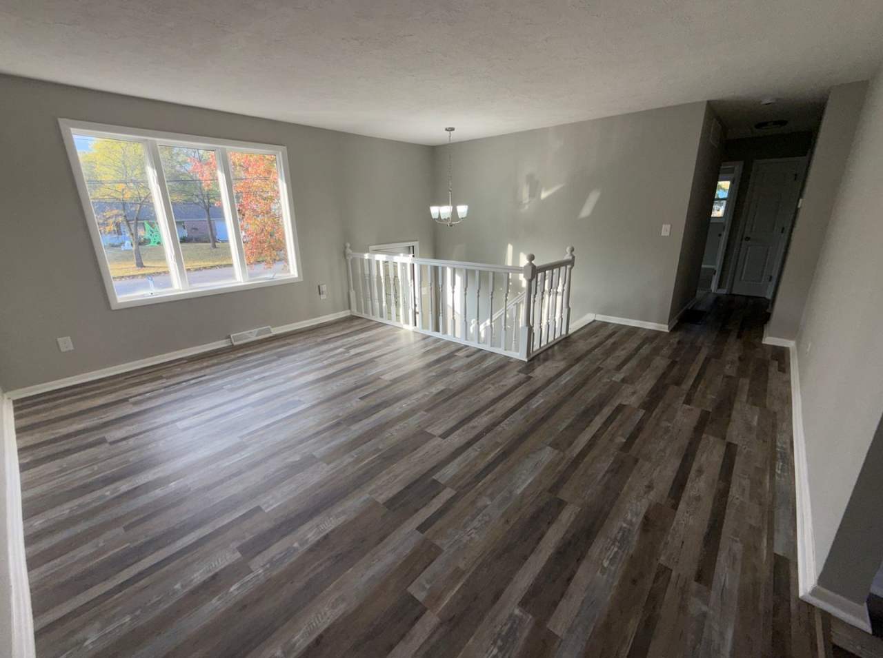 4 BEDROOMS AND 2 FULL BATHROOMS