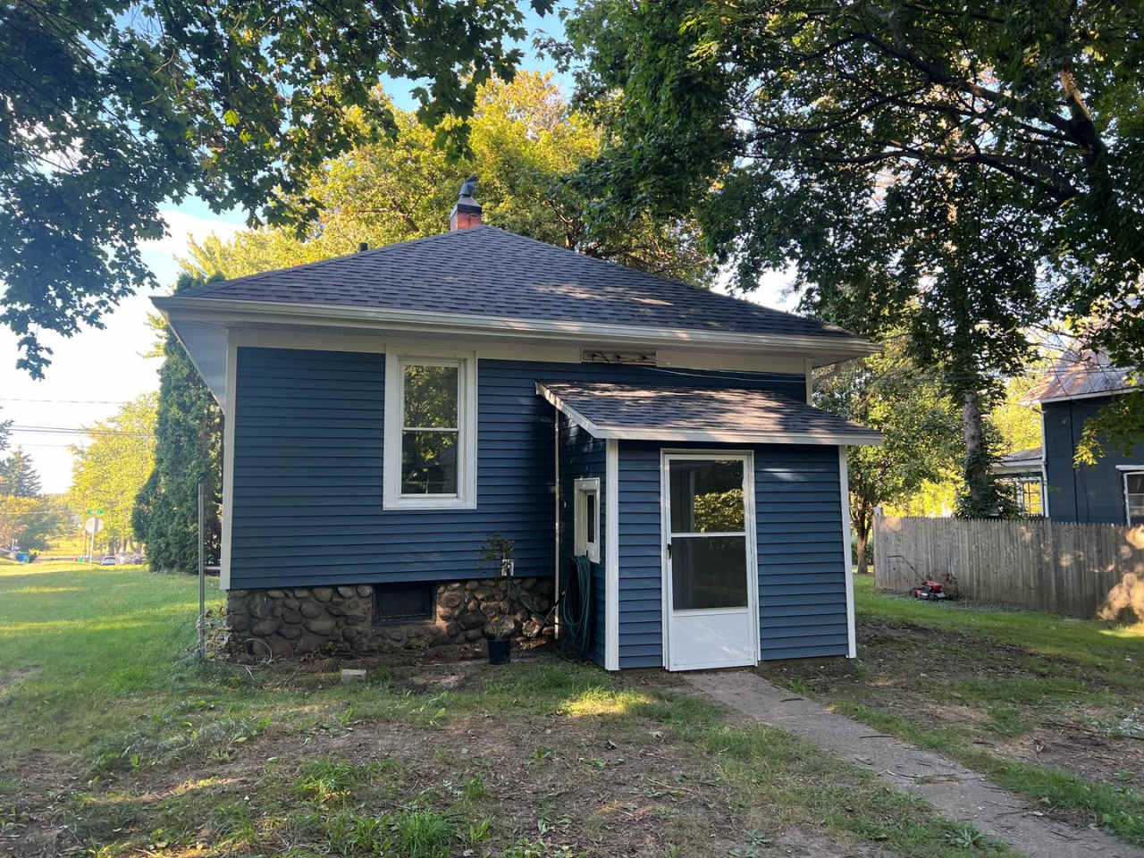 Two Bedroom One Bathroom Available in Battle Creek