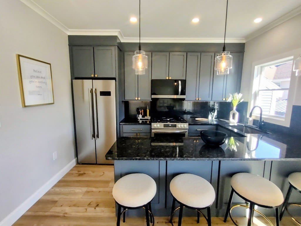 93 Grove Street unit: 1R