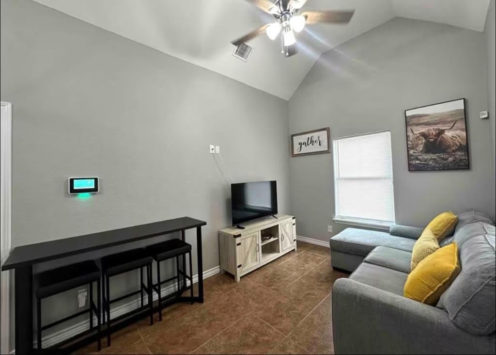 22 Silver Spur Circle