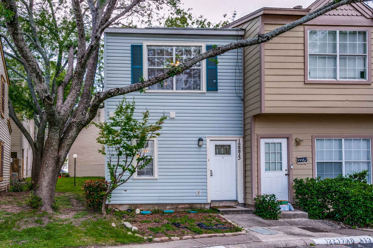 UPDATED 2-BEDROOM TOWNHOME AT NORTH PARK TOWNHOMES