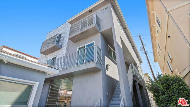 1846 South Barrington Avenue