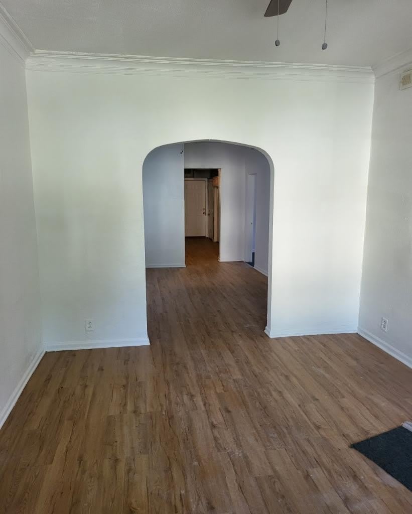 8752 S Saginaw Avenue