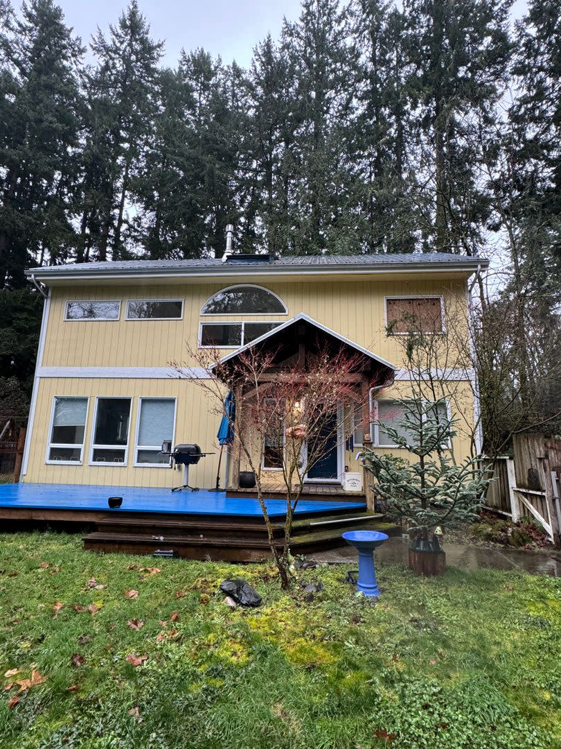 Spacious 4-Bedroom Home on Bainbridge Island
