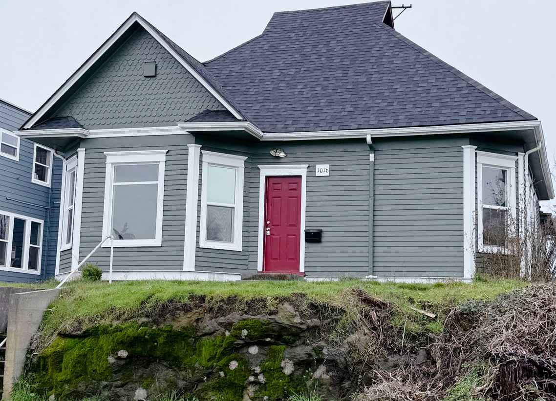 Newly Renovated! - 1016 High 4Bd/2Ba