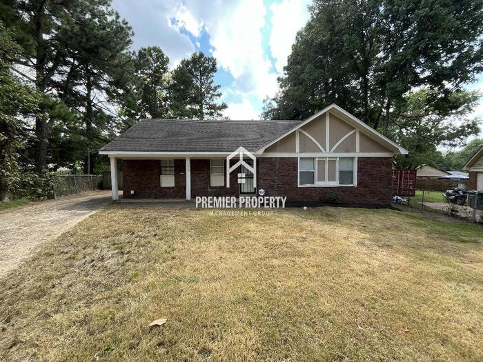 5015 Bringlewood Cove