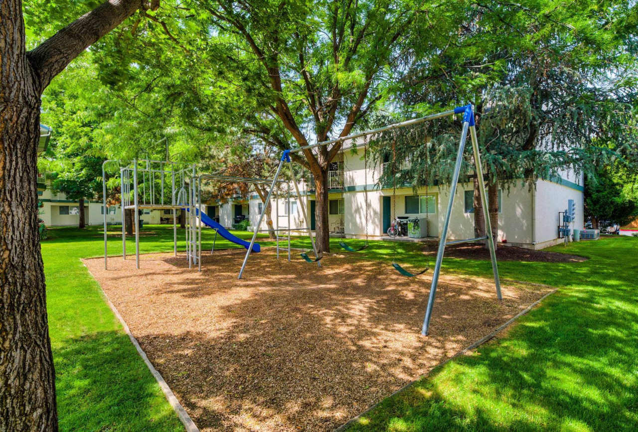 ’Tis the Season for Savings! Get 1 Month FREE at The Pines Apartments