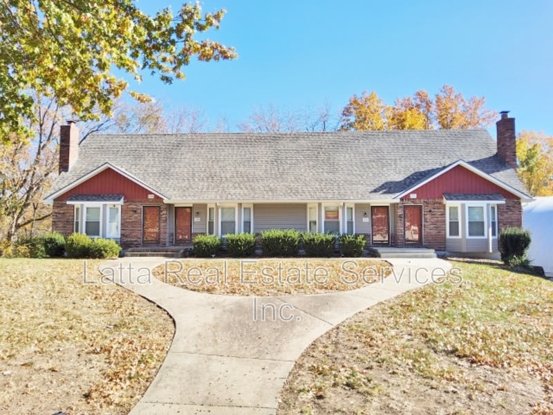 324 NW Millstone Cir