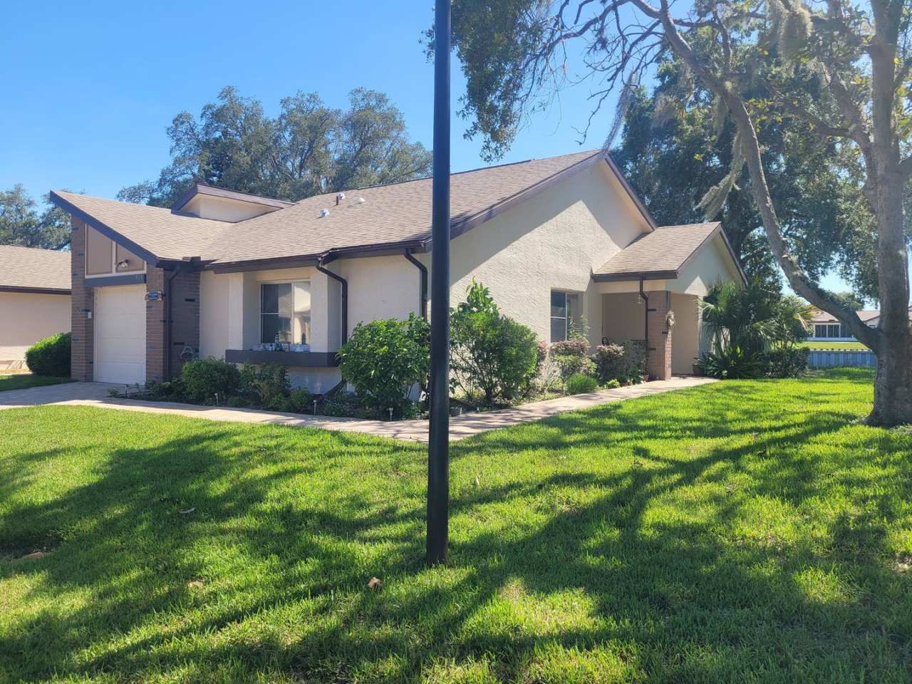 2/2/1 townhome for rent in the Heather of Weeki Wachee