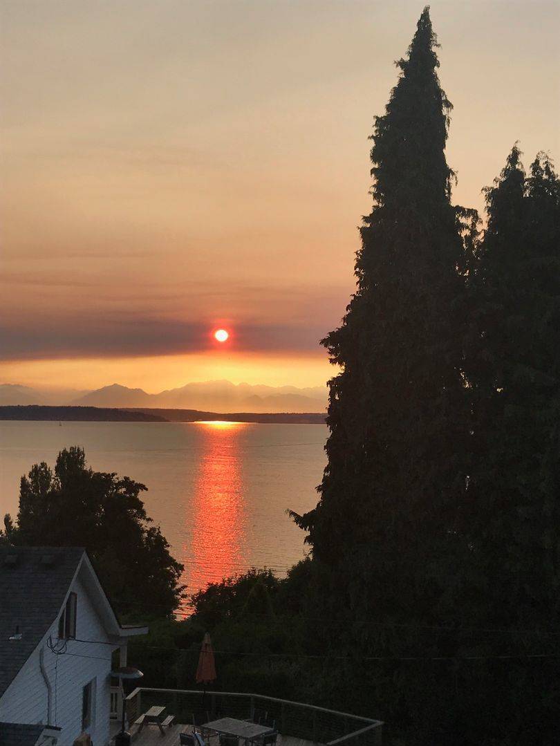 Stunning Sound  Olympic Mountain View Home in North Admiral