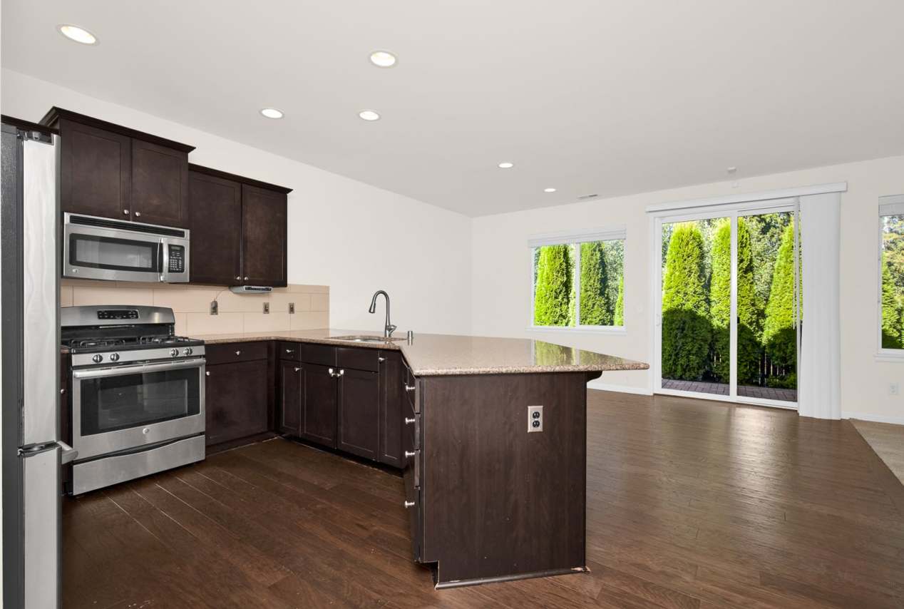 Gorgeous 4 Bedroom Lynnwood Home ready for December move-in!