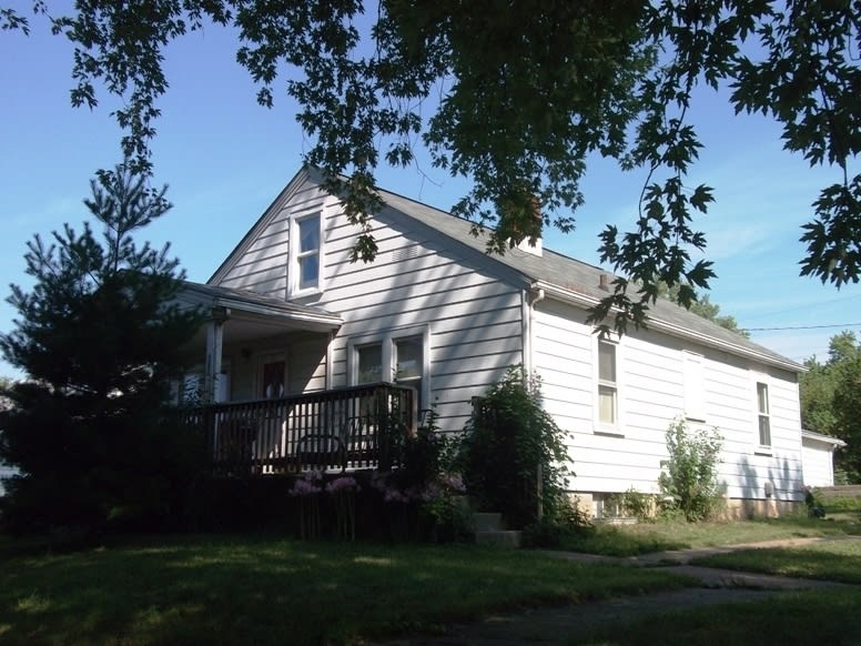 3 bedroom, 1 bath Home - Available: August 2026!