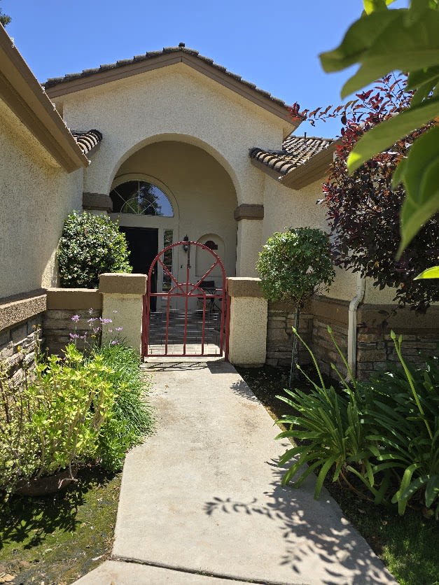 5981 West Pinedale Avenue