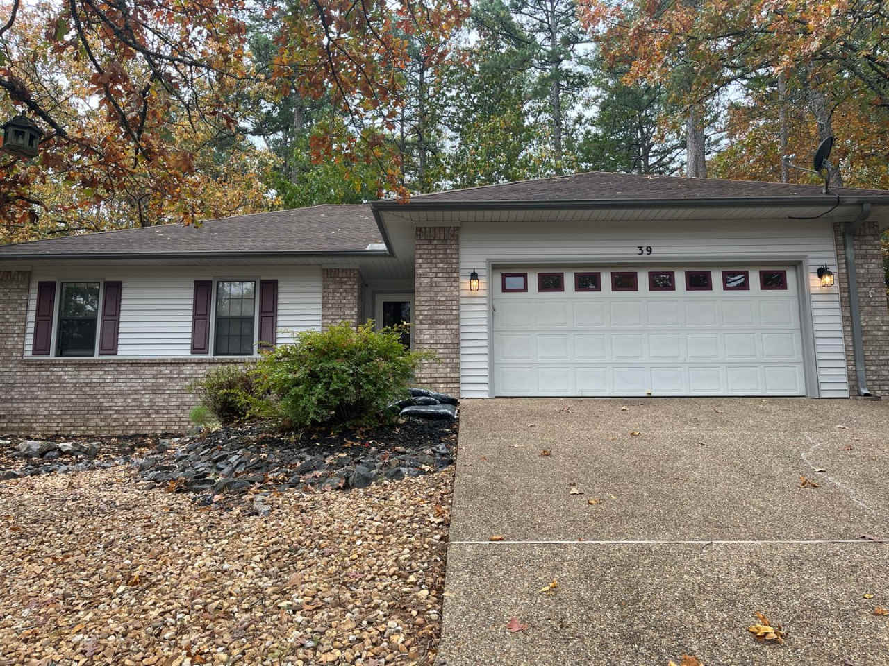 Charming 3 bedroom, 2 bath home that has been updated and is ready to be called home! This home has a 2 car garage and a level back patio area. Call 501-922-9997 to set up a showing today!
