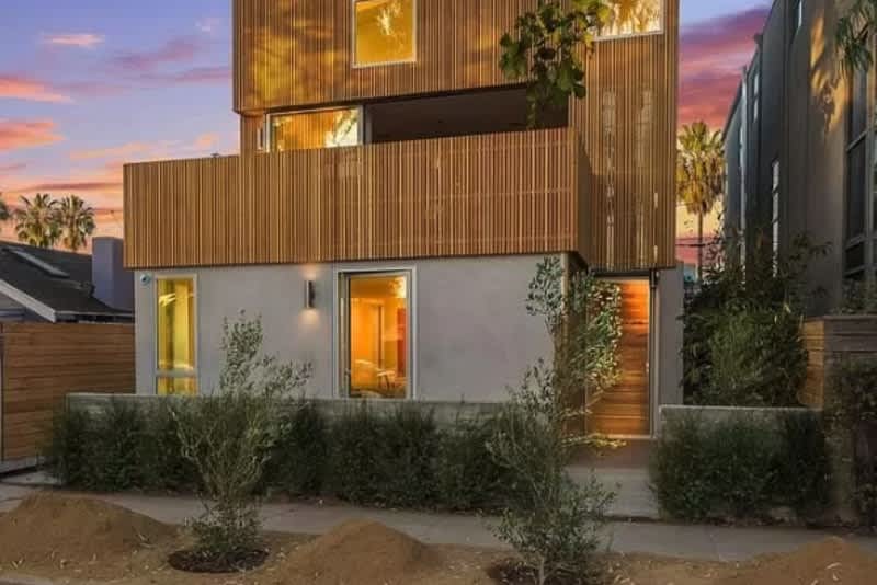 1519 Cabrillo Avenue - 1