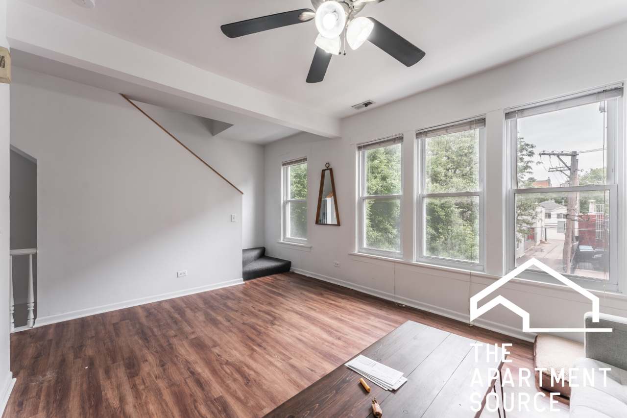 2616 N Marshfield Ave